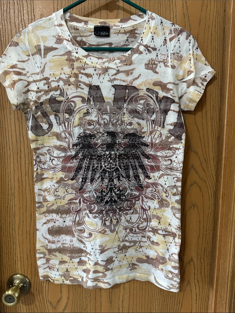 Women’s Graphic Short-Sleeve Tee in Cream and Brown